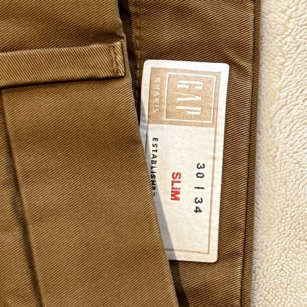 Slim-fit size 30|34, Palomino Brown Men’s Khakis.